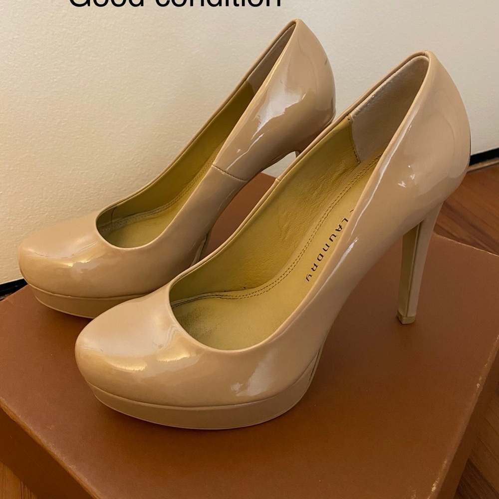 Chinese Laundry Heels in Nude color